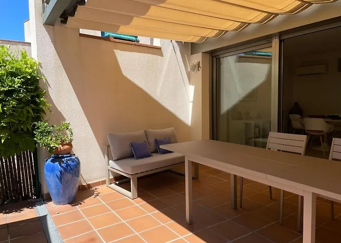 Casa Blau * L' Escala